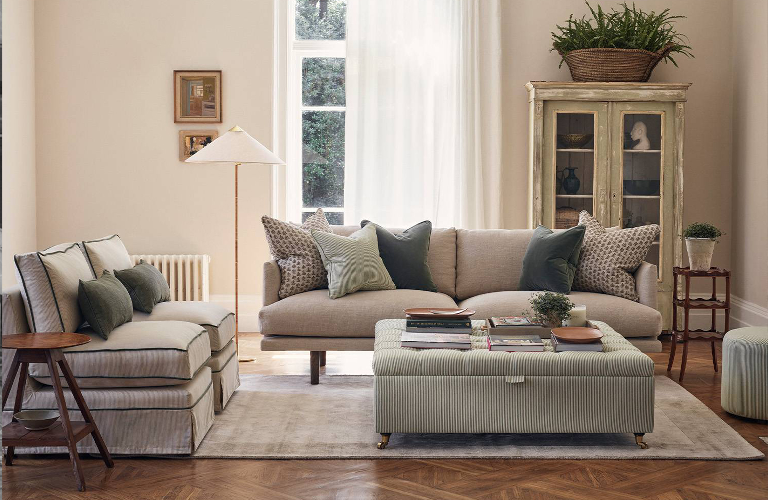 اکنون پارچه های رومبلی، در دسترس در تمام رنگ ها و طرح ها، در باشکوه ترین مرحله ایستاده اند.