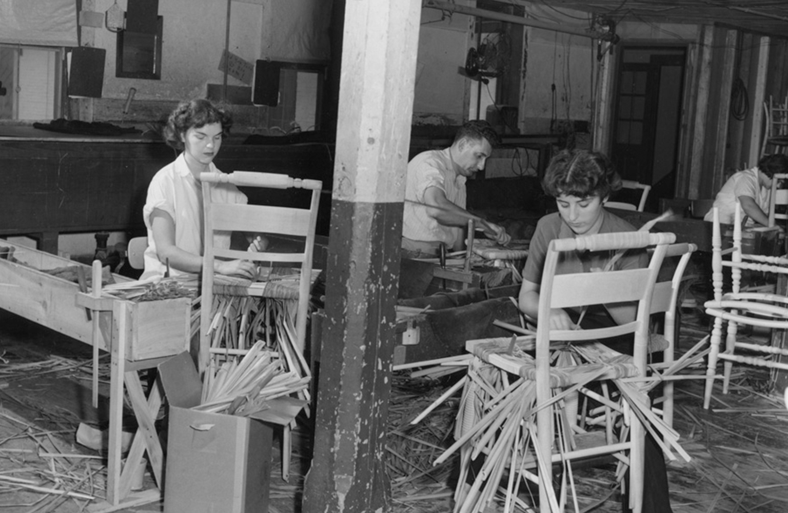 دوران محبوبیت مبل و پارچه های مبلی به سال 2000 قبل از میلاد برمیگردد.